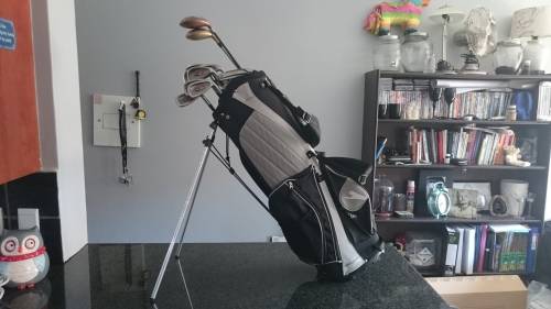 Golf Clubs**Brand NEW Bag included